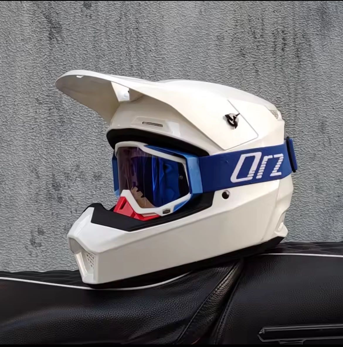 Casque Cross / OFF Road / Supermot