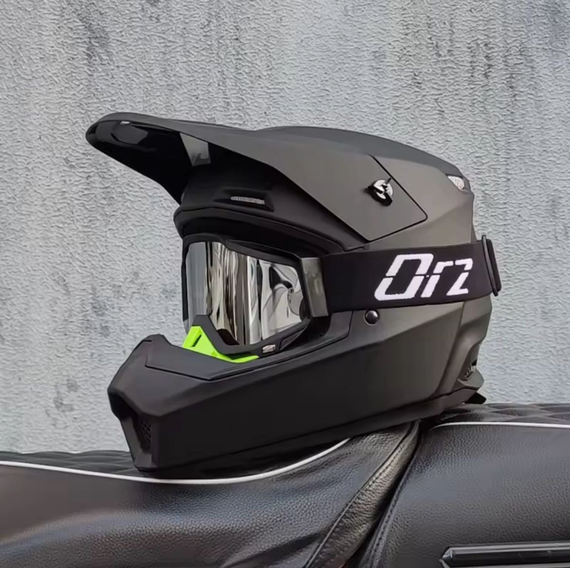 Casque Cross / OFF Road / Supermot