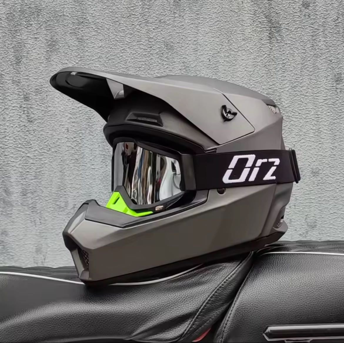 Casque Cross / OFF Road / Supermot